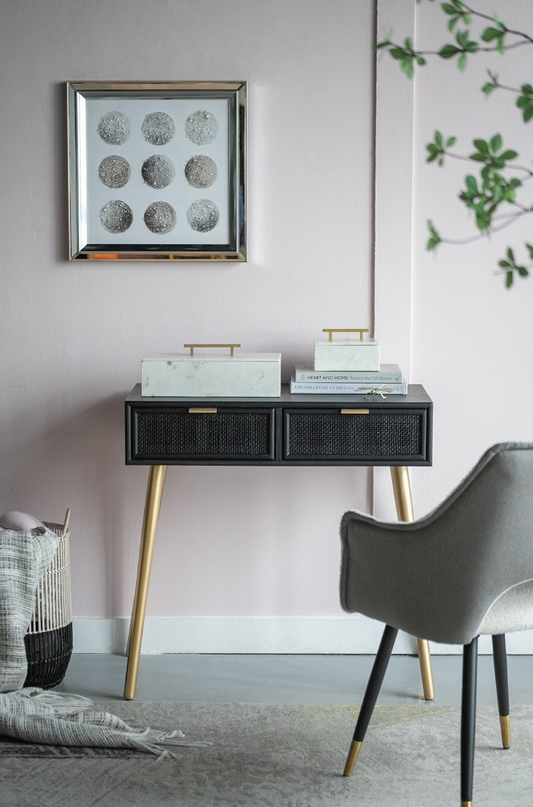 A Clutter-Free Haven: 10 Tips for Maintaining a Tidy Home