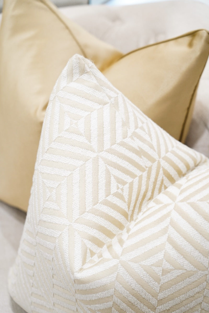Delphi Cushion