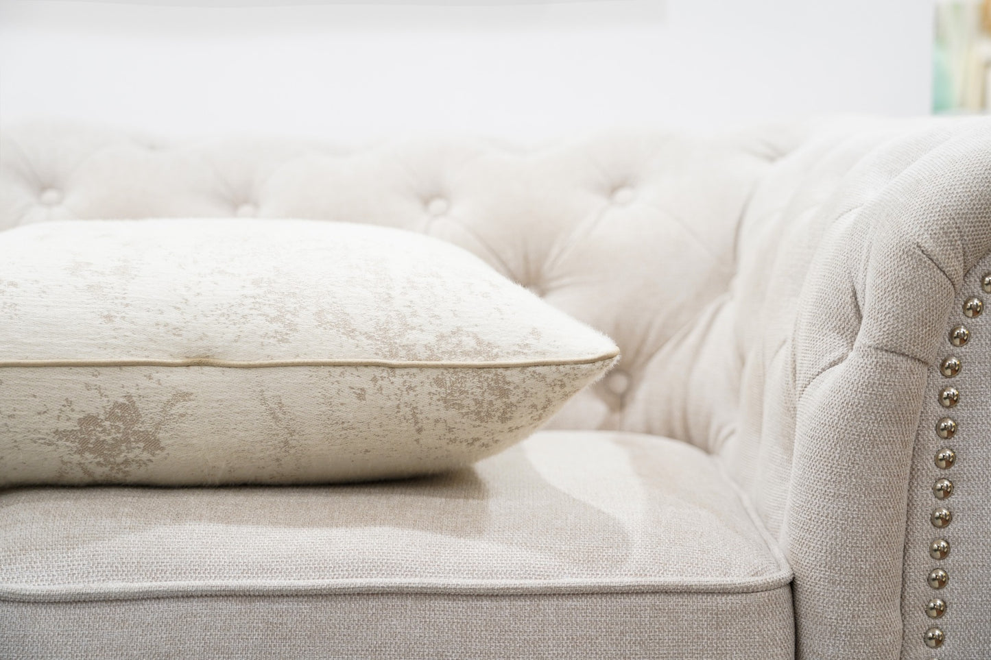 Clavely Cushion