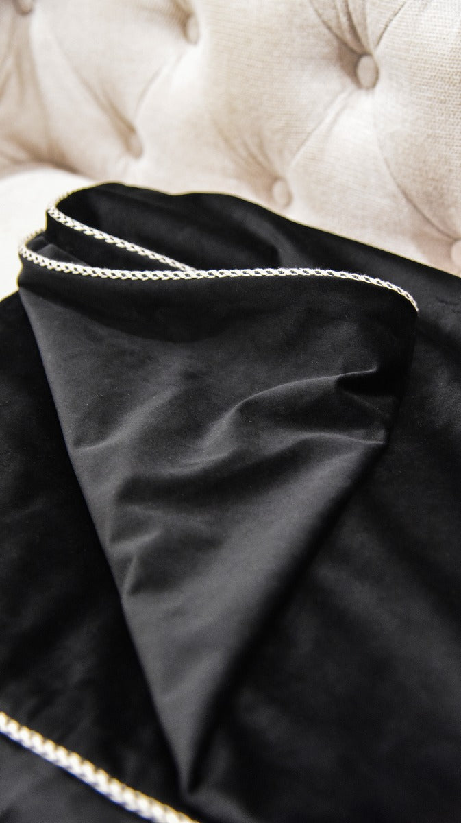 Onyx Throw