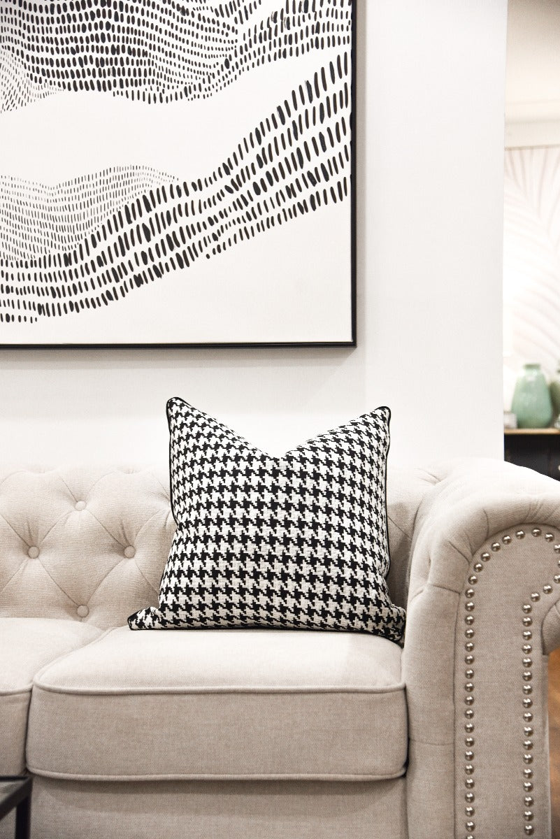 Obsidian Houndstooth Cushion